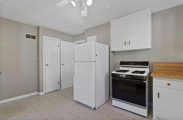 4918 N Berkeley BOULEVARD, Whitefish Bay, WI 53217