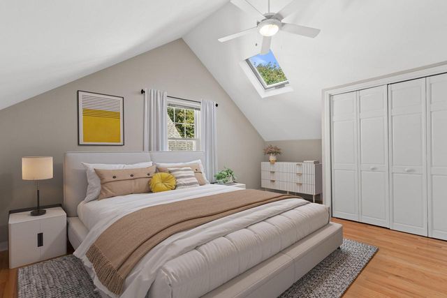 4918 N Berkeley BOULEVARD, Whitefish Bay, WI 53217