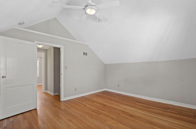 4918 N Berkeley BOULEVARD, Whitefish Bay, WI 53217