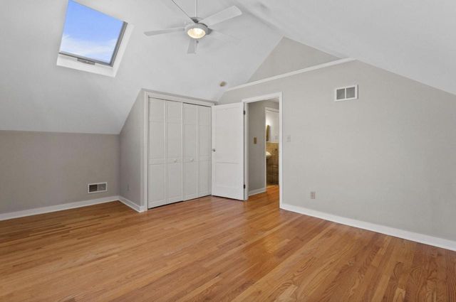 4918 N Berkeley BOULEVARD, Whitefish Bay, WI 53217