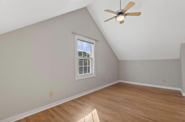 4918 N Berkeley BOULEVARD, Whitefish Bay, WI 53217