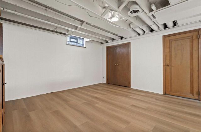 4918 N Berkeley BOULEVARD, Whitefish Bay, WI 53217