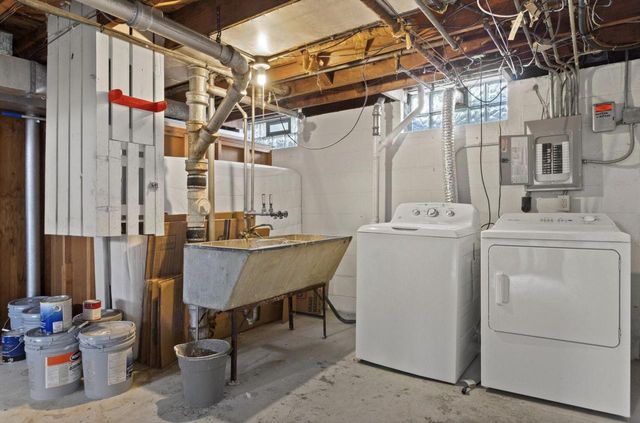 4918 N Berkeley BOULEVARD, Whitefish Bay, WI 53217