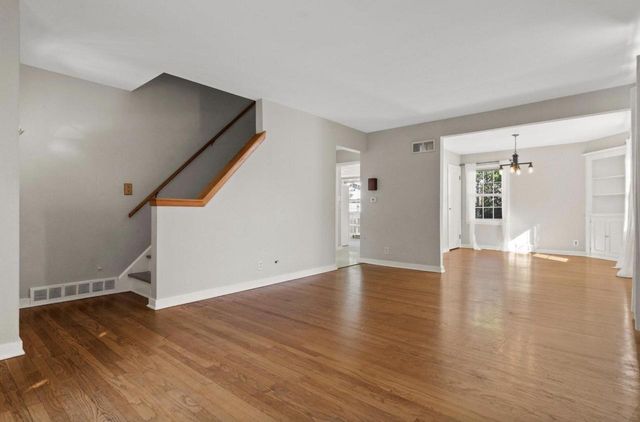 4918 N Berkeley BOULEVARD, Whitefish Bay, WI 53217