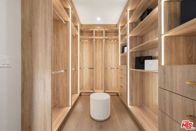 5741 Newcastle Avenue, Encino, CA 91316