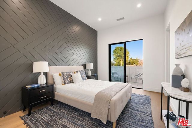 5741 Newcastle Avenue, Encino, CA 91316