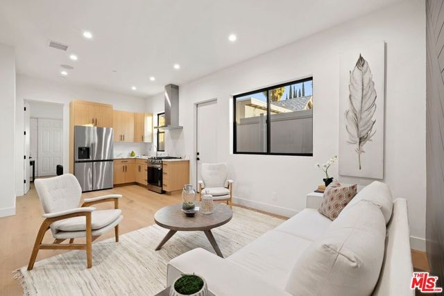 5741 Newcastle Avenue, Encino, CA 91316