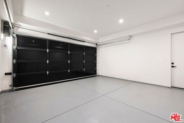 5741 Newcastle Avenue, Encino, CA 91316