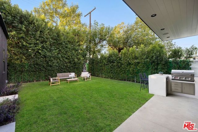 5741 Newcastle Avenue, Encino, CA 91316