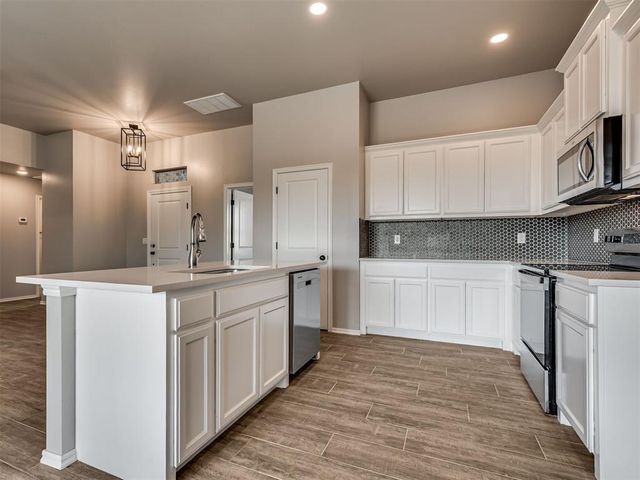 1983 Preakness Path, Blanchard, OK 73010