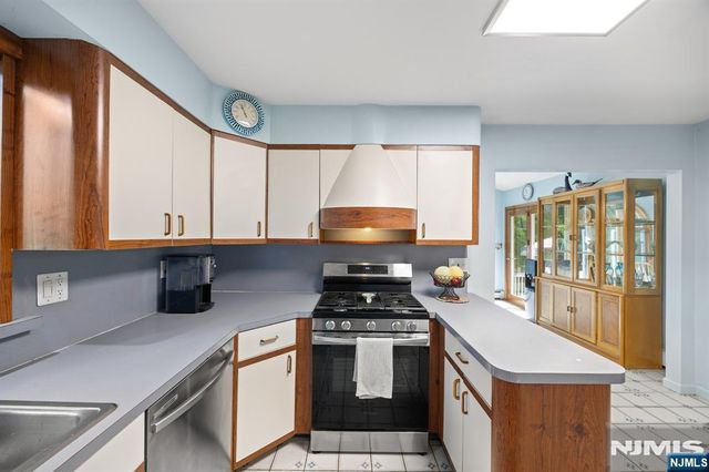3 Lou Ann Boulevard, West Milford, NJ 07480