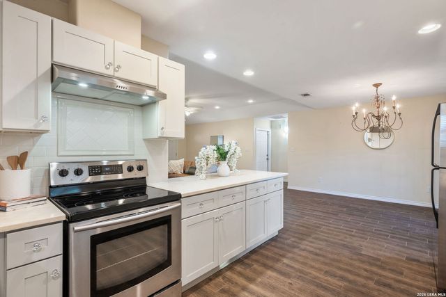 533 INDIAN XING, Jourdanton, TX 78026