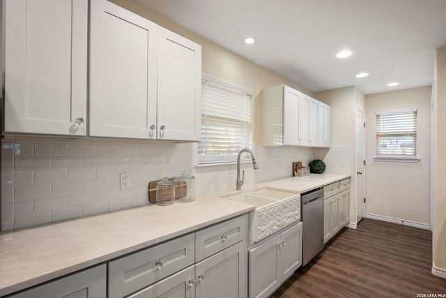 533 INDIAN XING, Jourdanton, TX 78026