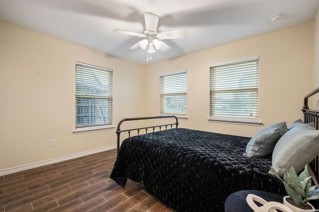 533 INDIAN XING, Jourdanton, TX 78026