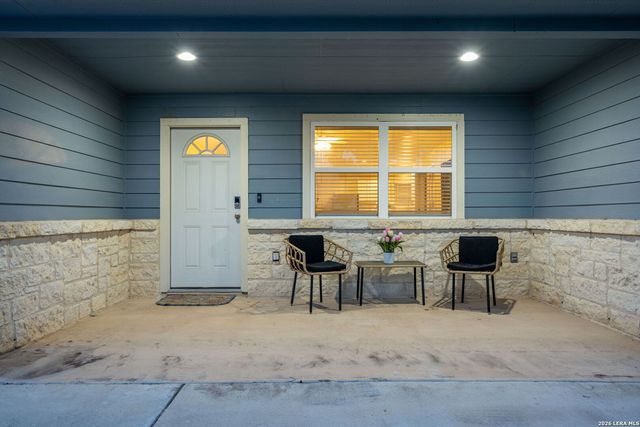 533 INDIAN XING, Jourdanton, TX 78026