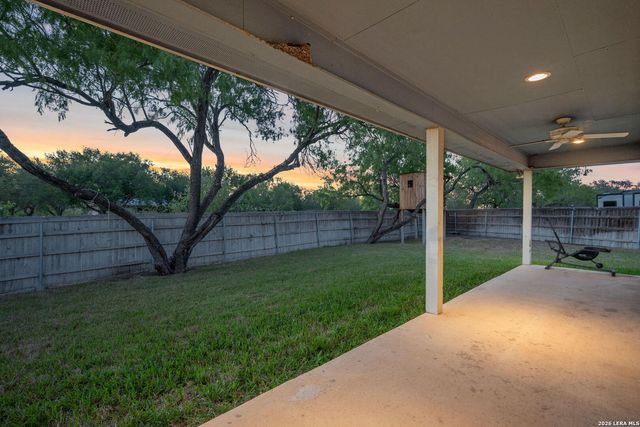 533 INDIAN XING, Jourdanton, TX 78026