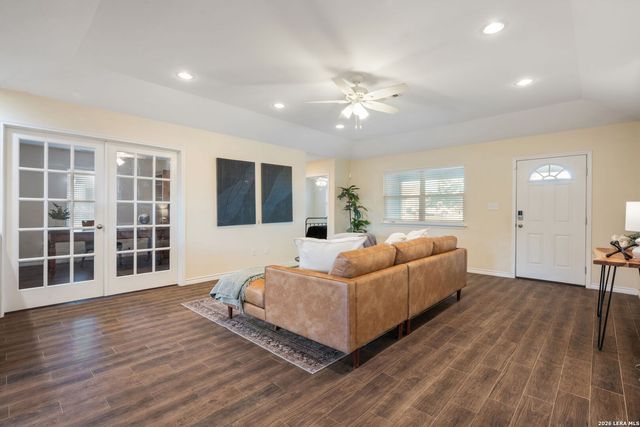 533 INDIAN XING, Jourdanton, TX 78026