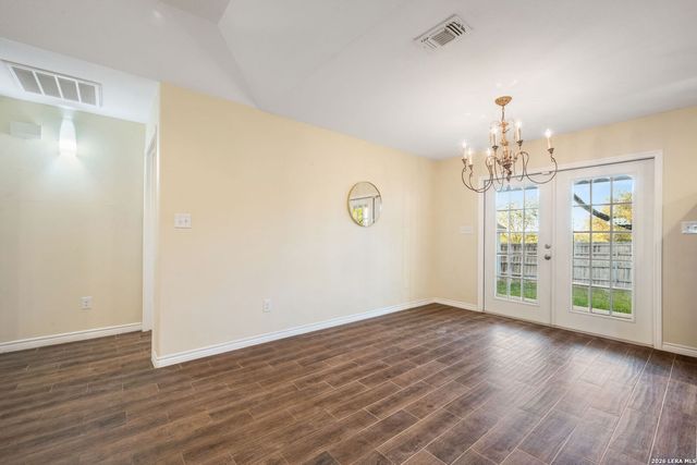 533 INDIAN XING, Jourdanton, TX 78026