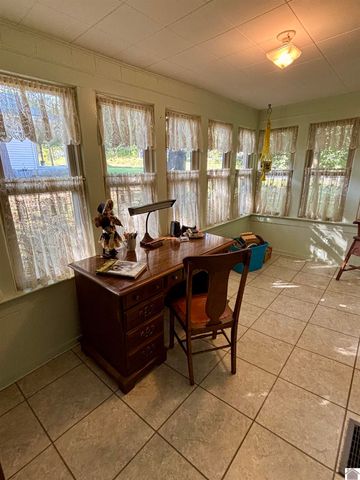 408 W Bellville, Marion, KY 42064