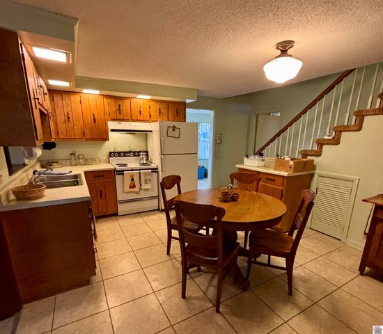 408 W Bellville, Marion, KY 42064