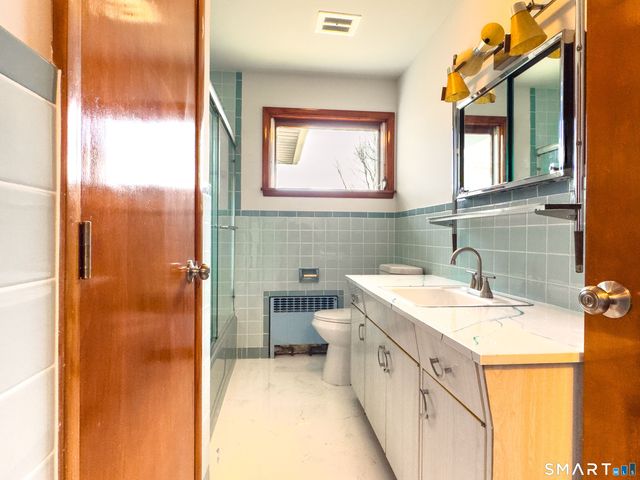 84 Everitt Street, Waterbury, CT 06704