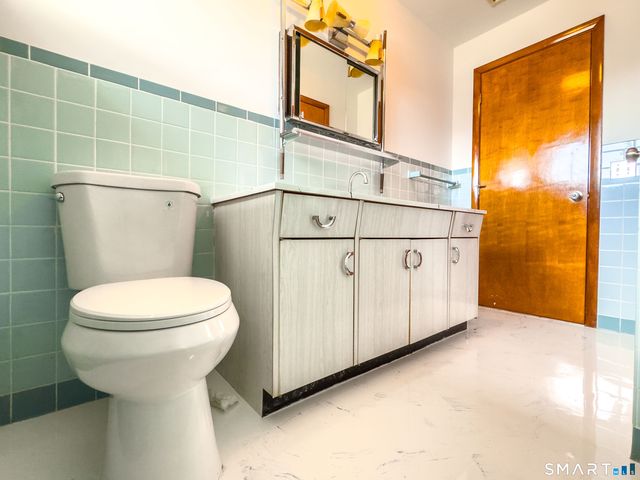 84 Everitt Street, Waterbury, CT 06704