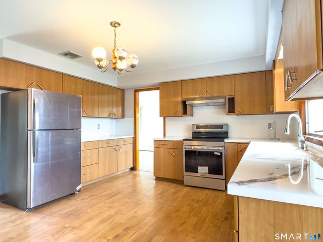 84 Everitt Street, Waterbury, CT 06704