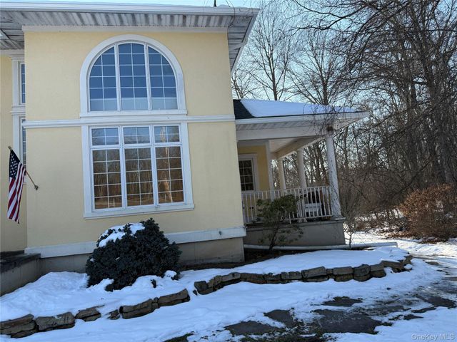 88 Pierce Circle, New Hampton, NY 10958