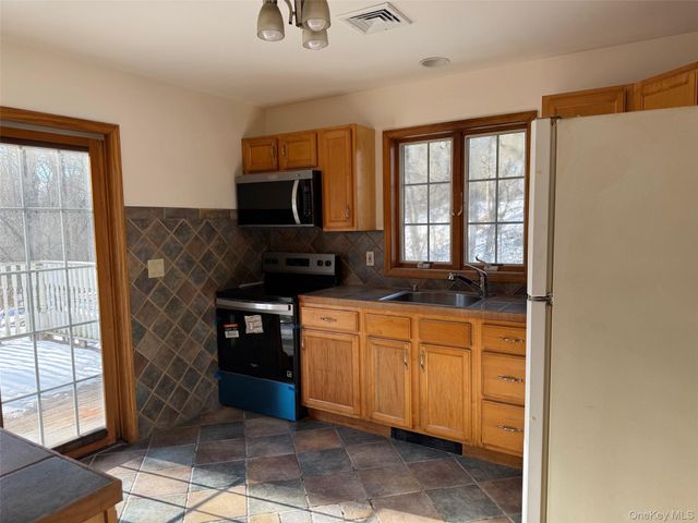 88 Pierce Circle, New Hampton, NY 10958