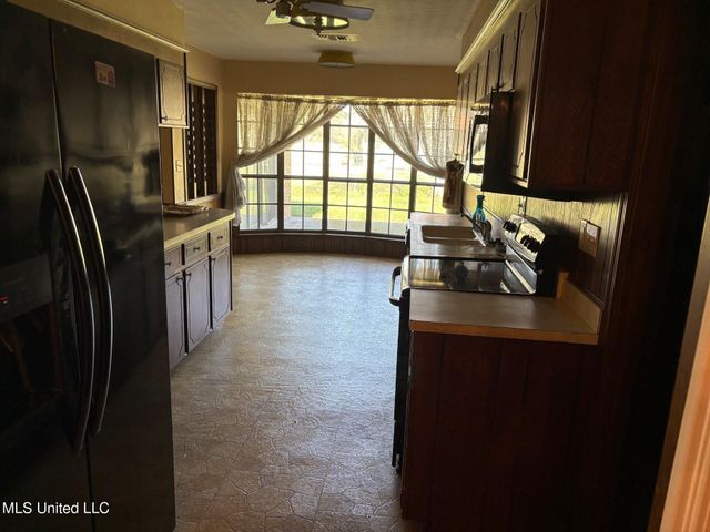 16170 Kenwood Drive, Gulfport, MS 39503