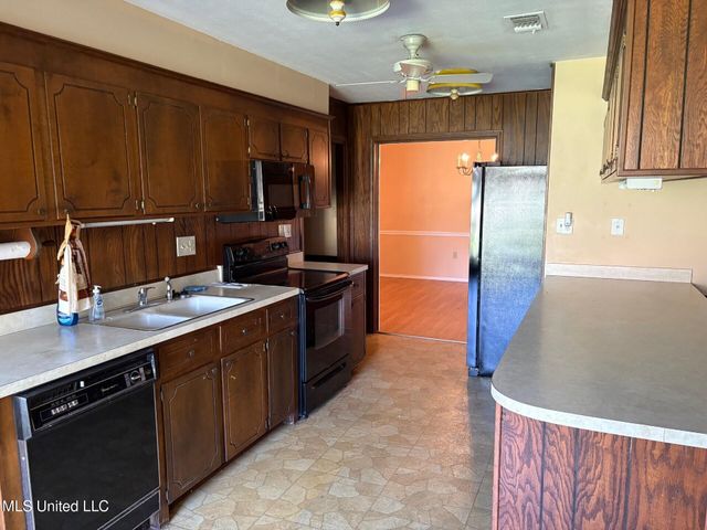 16170 Kenwood Drive, Gulfport, MS 39503