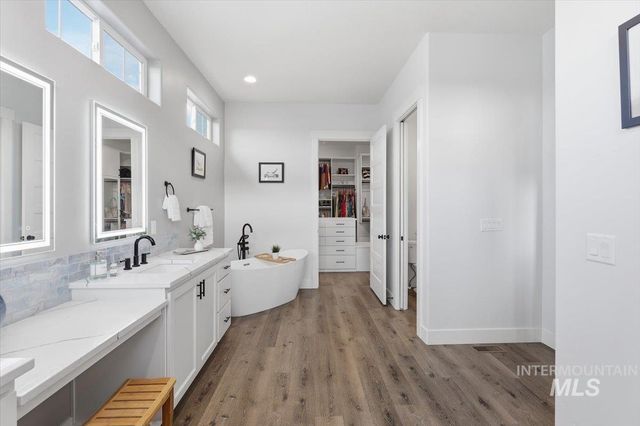 24785 Sienna Glenn St., Middleton, ID 83644