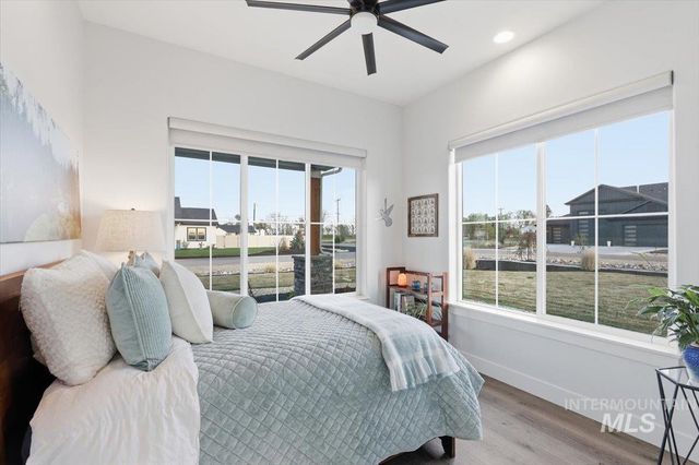 24785 Sienna Glenn St., Middleton, ID 83644