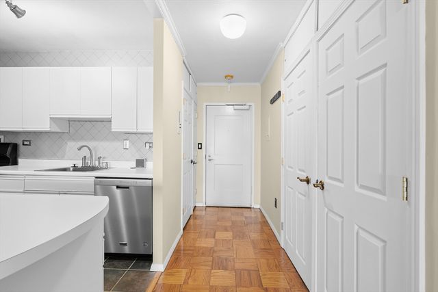 8 Whittier 18A, Boston, MA 02114