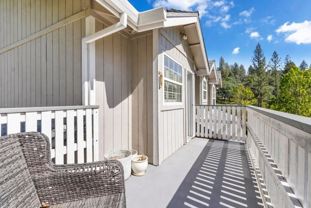 12071 Alta Sierra Dr, Grass Valley, CA 95949