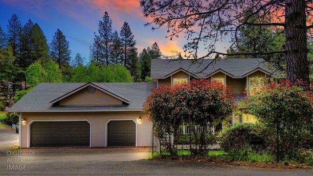 12071 Alta Sierra Dr, Grass Valley, CA 95949