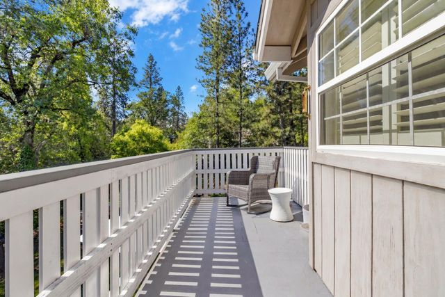 12071 Alta Sierra Dr, Grass Valley, CA 95949