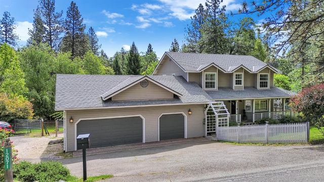 12071 Alta Sierra Dr, Grass Valley, CA 95949
