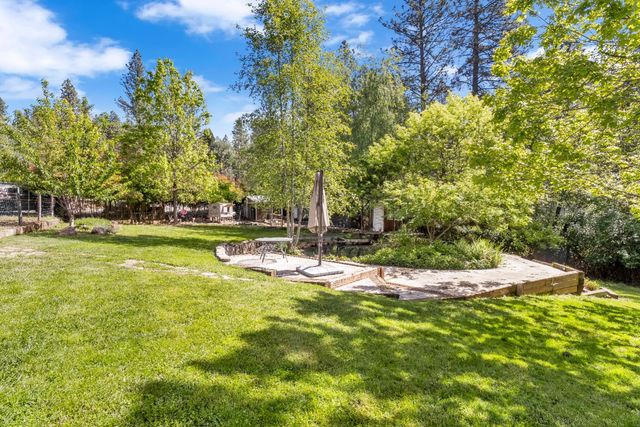 12071 Alta Sierra Dr, Grass Valley, CA 95949