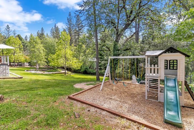 12071 Alta Sierra Dr, Grass Valley, CA 95949