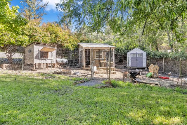 12071 Alta Sierra Dr, Grass Valley, CA 95949