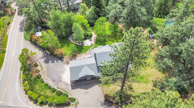 12071 Alta Sierra Dr, Grass Valley, CA 95949
