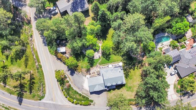 12071 Alta Sierra Dr, Grass Valley, CA 95949