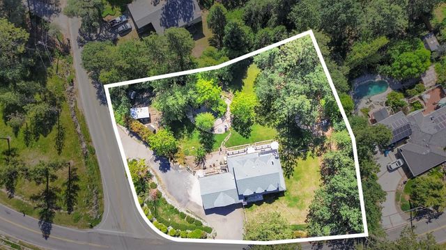 12071 Alta Sierra Dr, Grass Valley, CA 95949