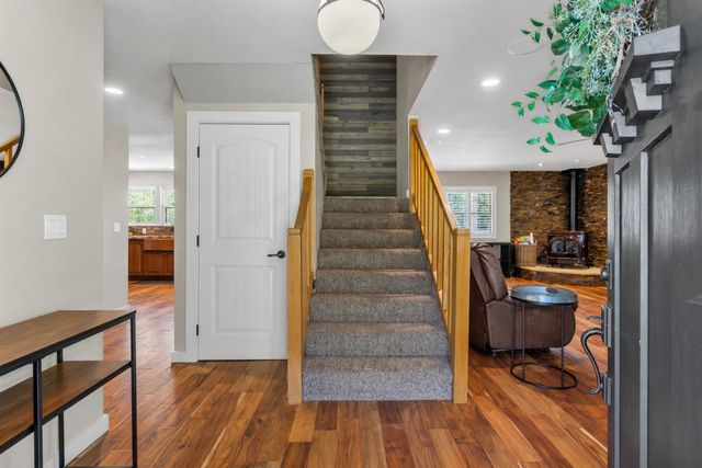 12071 Alta Sierra Dr, Grass Valley, CA 95949