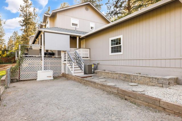 12071 Alta Sierra Dr, Grass Valley, CA 95949