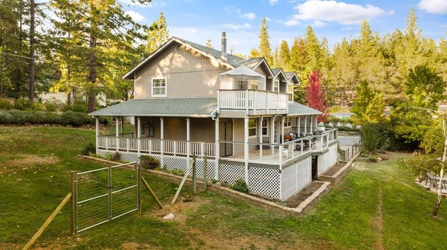 12071 Alta Sierra Dr, Grass Valley, CA 95949