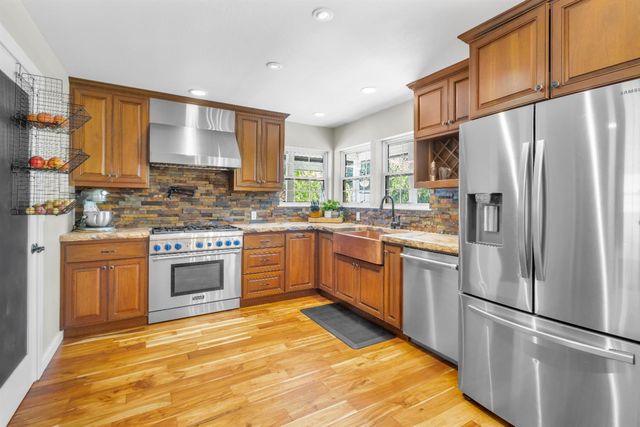 12071 Alta Sierra Dr, Grass Valley, CA 95949