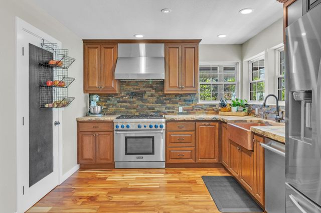 12071 Alta Sierra Dr, Grass Valley, CA 95949