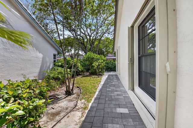 4770 Yardarm Lane, Boynton Beach, FL 33436